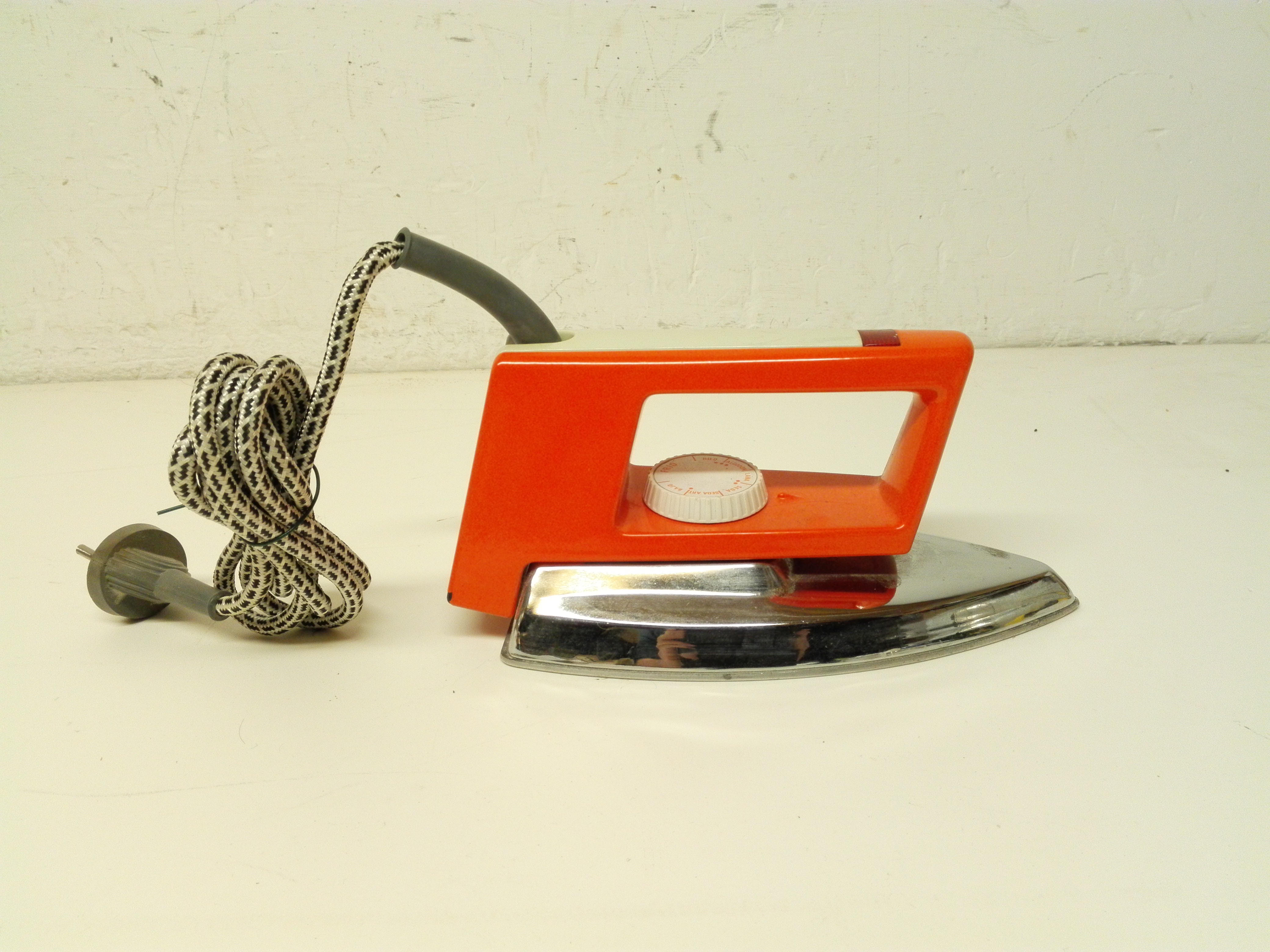 plancha aeg brillant1000 plastico metal 10.5-12x23.3-24x11.5 1u